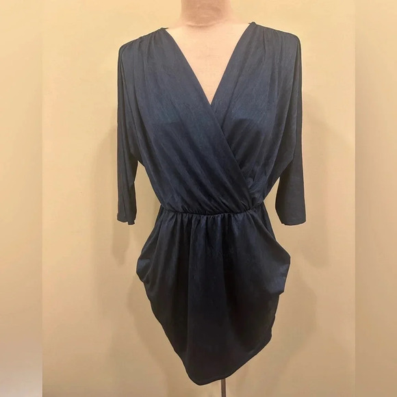 Forever 21 Navy Blue Wrap Around Casual Dress with Pockets Size Small - Picture 2 of 6